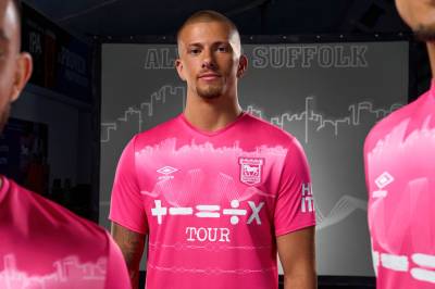 ipswich_town_24_25_umbro_third_kit_c1.jpg