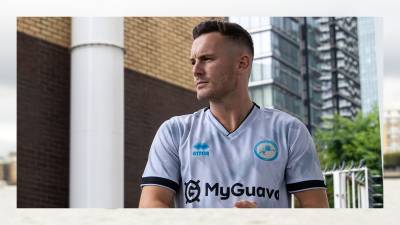 millwall_24_25_errea_third_kit_7.jpg