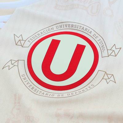 universitario_2024_marathon_100th_anniversary_shirt_c.jpg