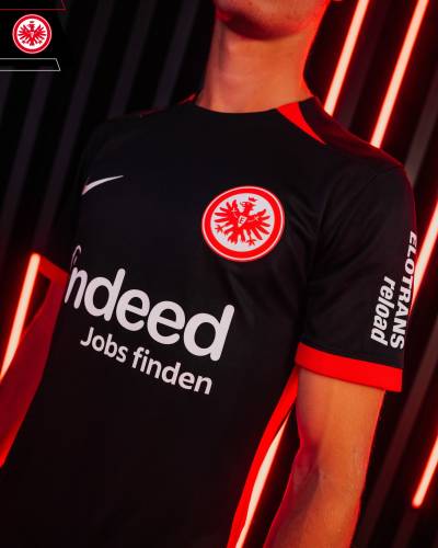 eintracht_frankfurt_24_25_nike_away_kit_c.jpeg