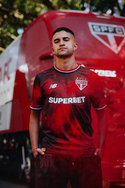 sao_paulo_24_25_new_balance_third_kit_a.jpeg