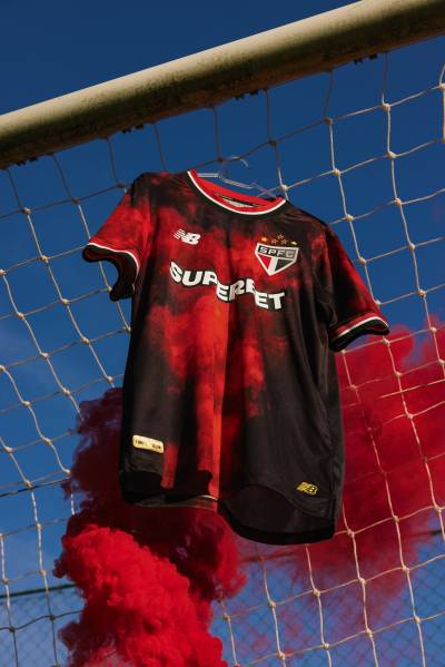 sao_paulo_24_25_new_balance_third_kit_c.jpeg