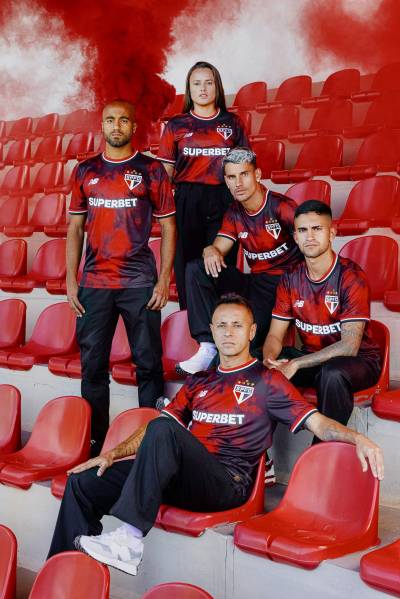 sao_paulo_24_25_new_balance_third_kit_e.jpeg