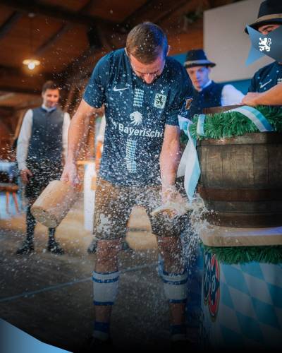 1860_munich_24_25_nike_oktoberfest_shirt_3.jpg