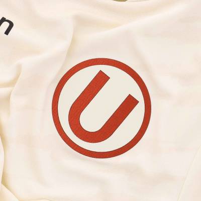 universitario_2025_marathon_home_kit_e.jpg