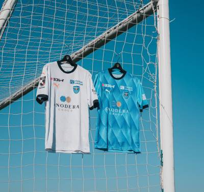 yokohama_fc_2025_puma_home_away_kits_a.jpg