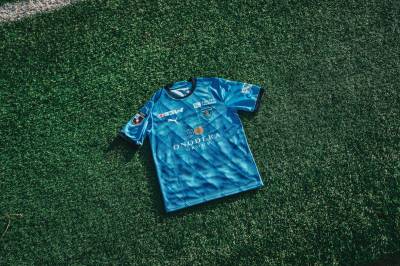 yokohama_fc_2025_puma_home_away_kits_c.jpg