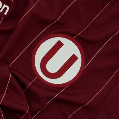 universitario_2025_marathon_away_kit_c.jpg