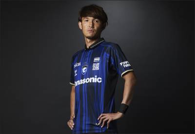 gamba_osaka_2025_hummel_home_and_away_kits_5.jpg