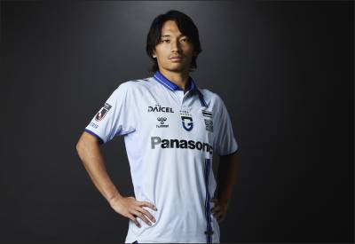 gamba_osaka_2025_hummel_home_and_away_kits_6.jpg