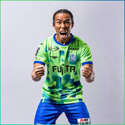 shonan_bellmare_2025_Penalty_home_away_kits_2.jpg