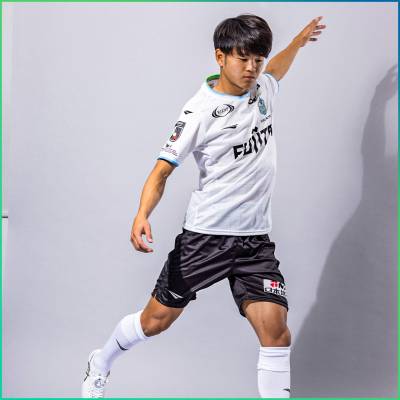 shonan_bellmare_2025_Penalty_home_away_kits_3.jpg