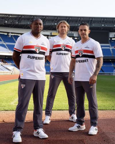 sao_paulo_2025_new_balance_home_kit_a.jpeg