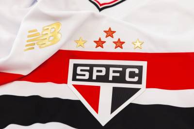 sao_paulo_2025_new_balance_home_kit_d.jpg