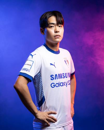 suwon_samsung_bluewings_2025_puma_away_kit_a.jpg