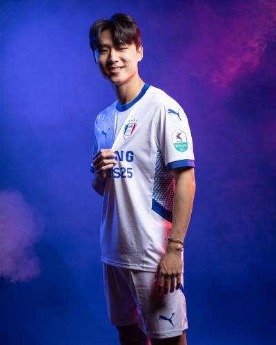 suwon_samsung_bluewings_2025_puma_away_kit_b.jpg