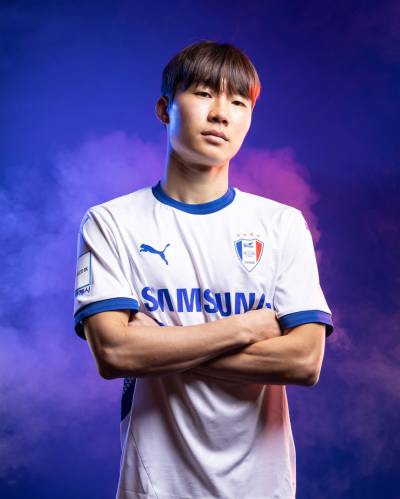 suwon_samsung_bluewings_2025_puma_away_kit_c.jpg