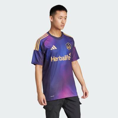 la_galaxy_2025_26_adidas_away_kit_c1.jpg