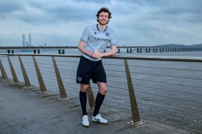 dundee_fc_24_25_macron_third_kit_b.jpg