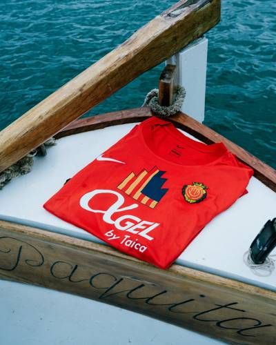 real_mallorca_24_25_nike_special_edition_shirt_b.jpg