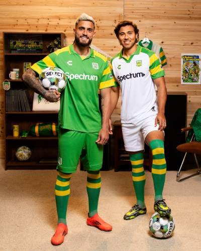 tampa_bay_rowdies_2025_charly_home_away_kits_a.jpeg