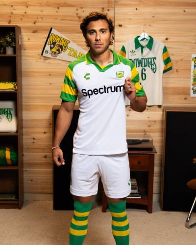 tampa_bay_rowdies_2025_charly_home_away_kits_c.jpeg