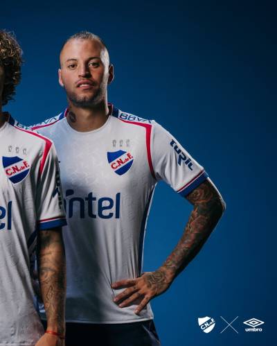 club_nacional_2025_26_umbro_home_kit_f.jpg