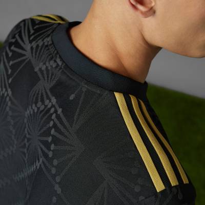 mexico_2025_adidas_gold_jersey_f1.jpg