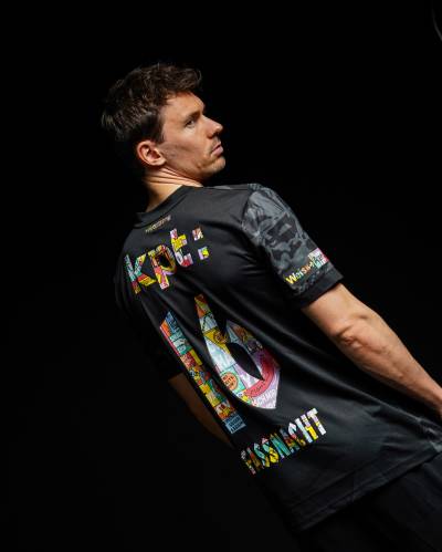 young_boys_24_25_nike_ybforeveryone_shirt_b.jpg
