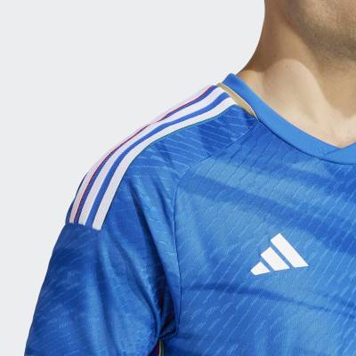 italy_2023_home_kit_i.jpeg