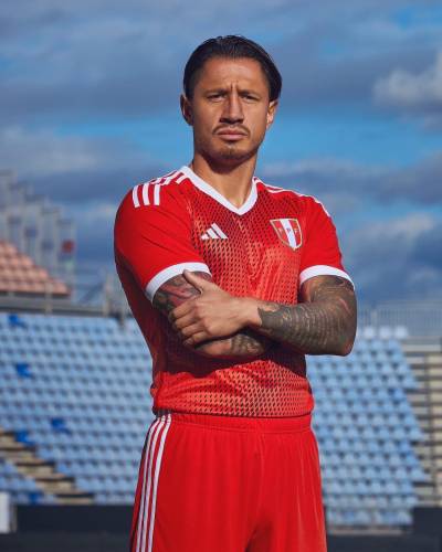 peru_2023_away_kit_a.jpeg