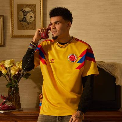 colombia_1990_adidas_home_jersey_d.jpg