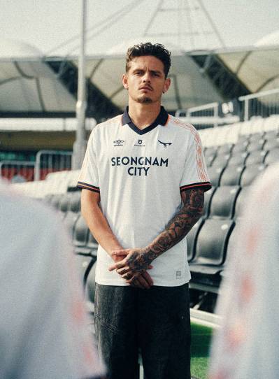 seongnam_2026_umbro_away_kit_2.jpg