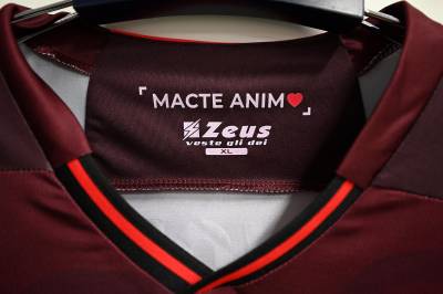 salernitana_2023_valentine_day_shirt_7.jpg