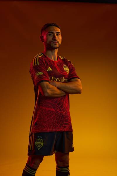 seattle_sounders_2023_24_adidas_bruce_lee_kit_d.jpeg