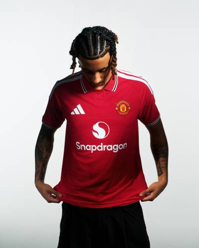 manchester_united_26_27_adidas_home_kit_a.jpg
