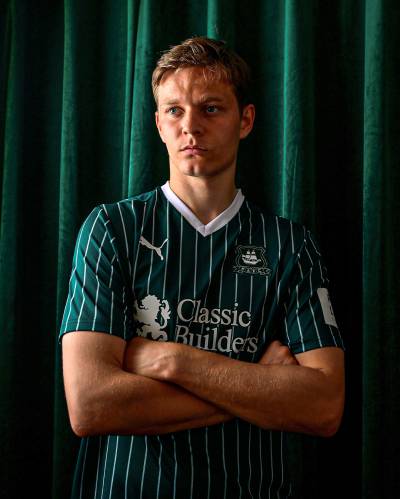 plymouth_argyle_26_27_puma_home_kit_b.jpg