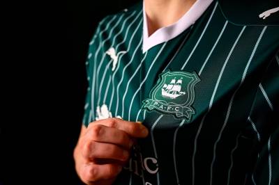 plymouth_argyle_26_27_puma_home_kit_b1.jpg