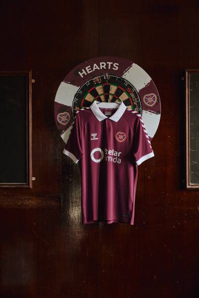 heart_of_midlothian_26_27_hummel_home_kit_2.jpg