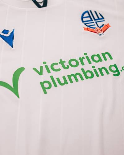 bolton_wanderers_26_27_macron_home_kit_3.jpg