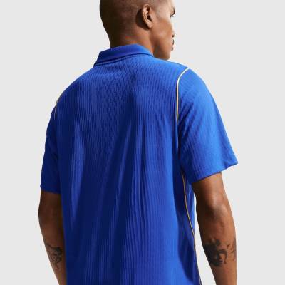 chelsea_26_27_nike_home_kit_2.jpg