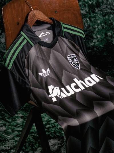 racing_lens_26_27_adidas_away_kit_c.jpg