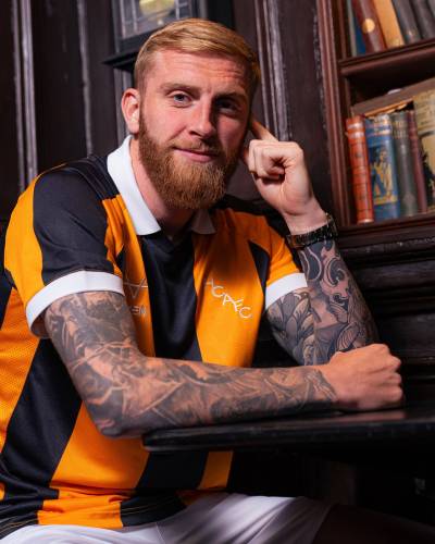 hull_city_26_27_oxen_home_kit_d.jpg