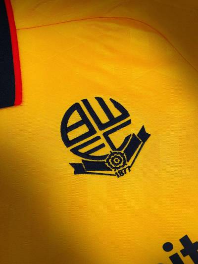 bolton_wanderers_26_27_macron_away_kit_b.jpg
