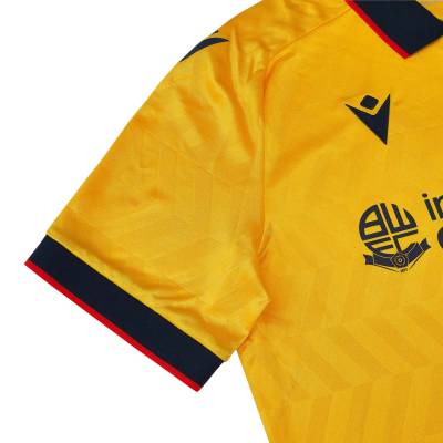 bolton_wanderers_26_27_macron_away_kit_e.jpg