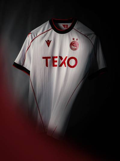 aberdeen_26_27_macron_away_kit_a.jpg