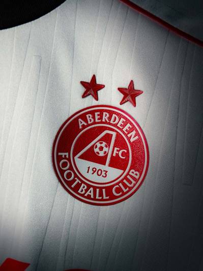 aberdeen_26_27_macron_away_kit_b.jpg
