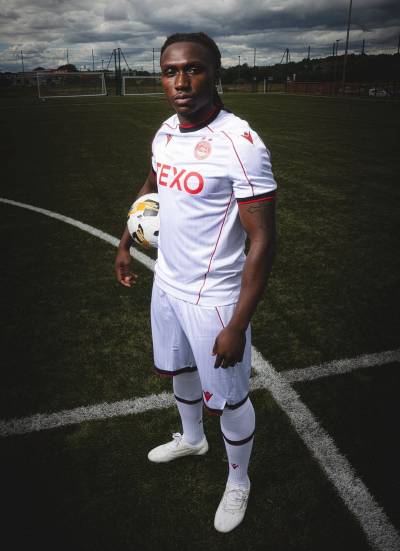 aberdeen_26_27_macron_away_kit_d.jpeg