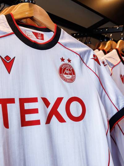 aberdeen_26_27_macron_away_kit_e.jpeg