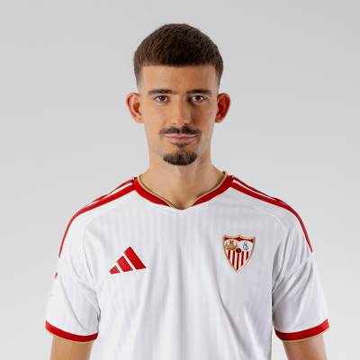 sevilla_26_27_adidas_home_kit_1.jpg